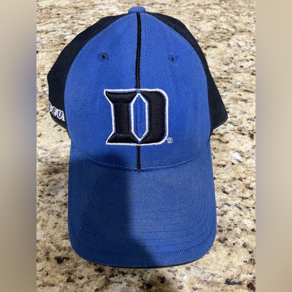 Duke fitted hat